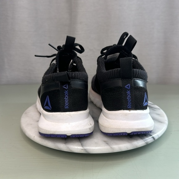 REEBOK ATHLETIC SHOES SIZE(6) - Picture 4 of 7